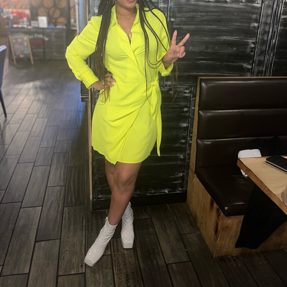 Tempo Paris Neon Yellow Long Sleeve Dress